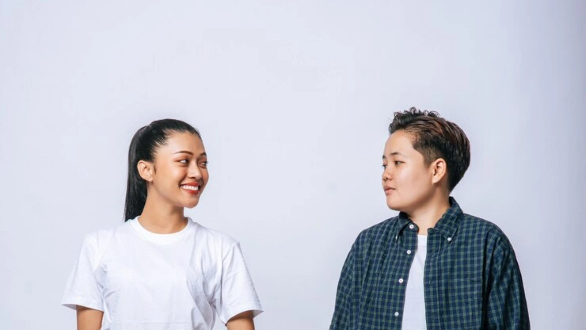 Eye Contact Là Gì? 05 Sức Mạnh Tâm Lý Trong Giao Tiếp "Không Lời" Mà Bạn Nên Biết! Lợi ích của Eye Contact trong việc tạo thiện cảm