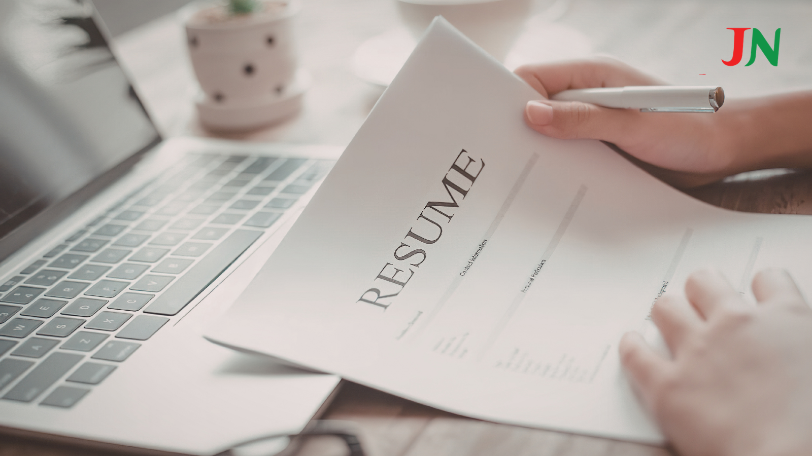 ANH WEB TS HUTECH 2026 04 02T164135.421