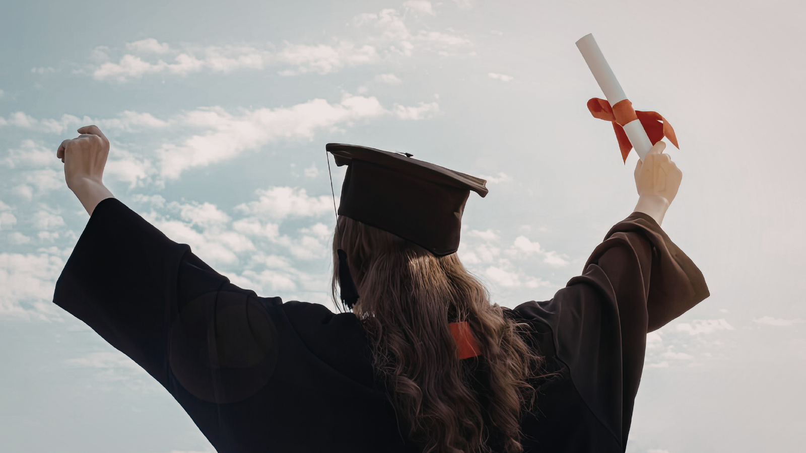 ANH WEB TS HUTECH 2026 04 03T102047.615